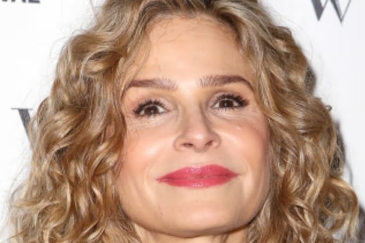 Kyra Sedgwick To Direct Industry Reading Of THERE GOES THE NEIGHBORHOOD In NYC